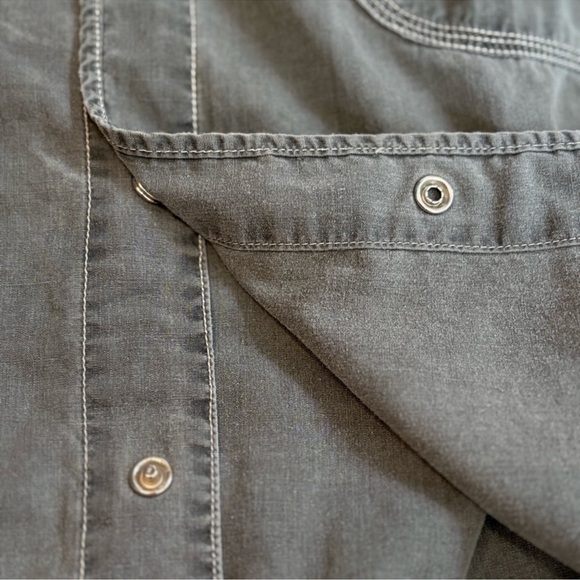 Vintage Levi's Gray Oversized Cotton Button Up Shirt Embroidered Logo - Picture 10 of 16